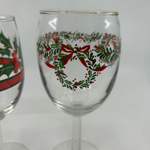 Libbey Christmas Stemware Glasses 2 Festive Vintage Holly and Berry Wine Glasses - Picture 3 of 5